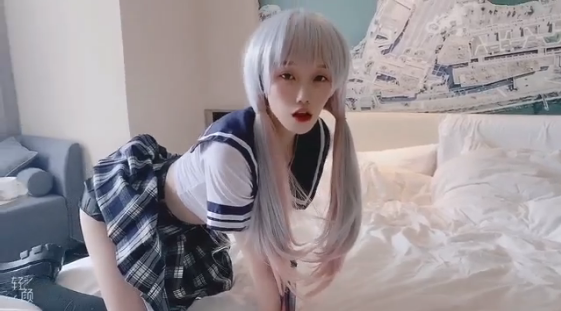 Đụ em gái xinh tươi bê lồn chạy